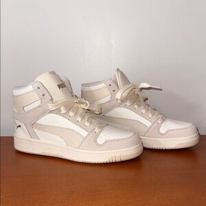 Puma High-Top Sneakers in Beige and White